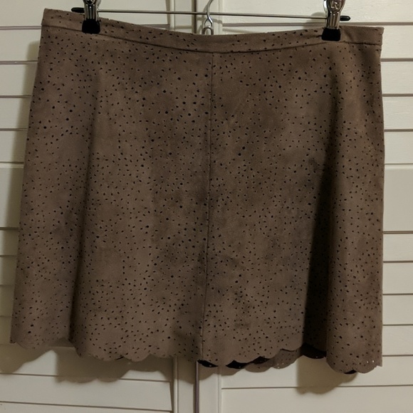 BCBG brown sueded miniskirt - Picture 1 of 2
